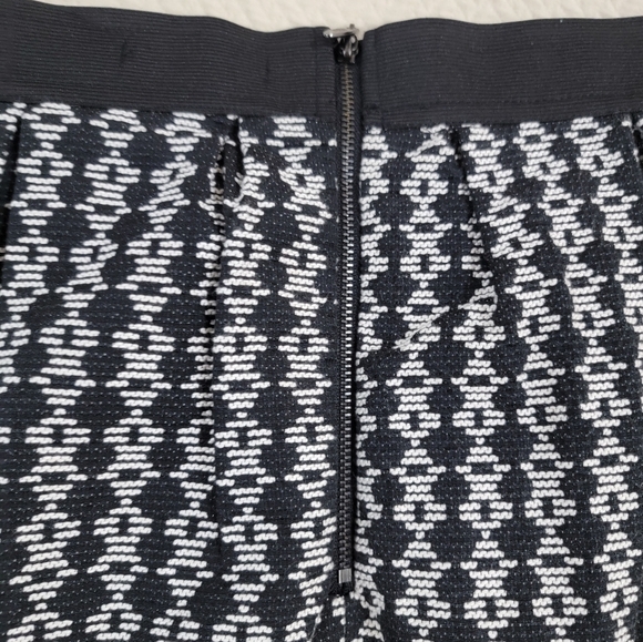 Reserved Black and White Pleated A-Line Skirt UK 14 = US 10 - Picture 10 of 15